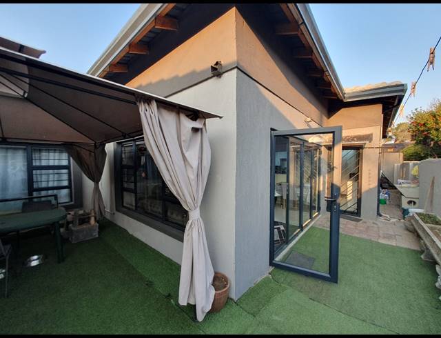 4 BEDROOM HOUSE FOR SALE IN SUNAIR PARK